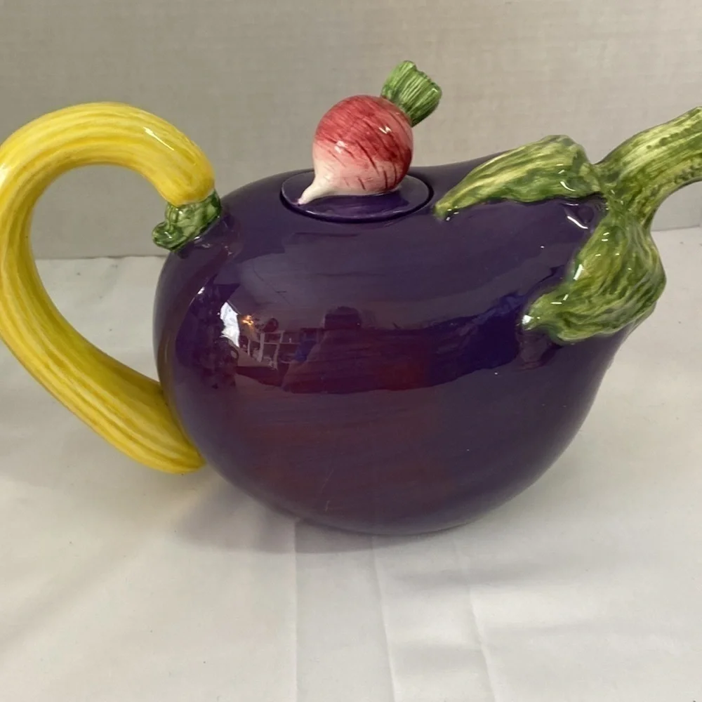 Dept. 56 Garden Auvergne Teapot (EN)